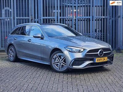 Grijs Gebruikt 2022 Mercedes C300 AMG Stationwagen | € 33.450 (Goede deal)