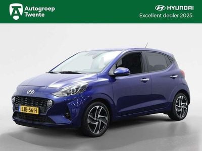 Blauw (metallic) Gebruikt 2021 Hyundai i10 Premium Hatchback | € 17.750 (Eerlijke prijs)