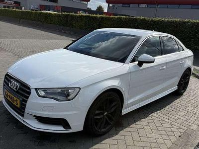 Wit Gebruikt 2015 Audi A3 Attraction Sedan | € 11.000 (Eerlijke prijs)