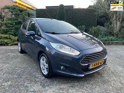Occasion Ford Fiesta Titanium 101 PK (74 kW) 2013 Grijs (metallic) Hatchback