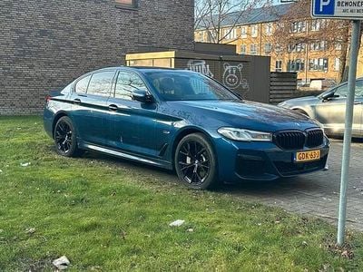 Blauw Occasion 2022 BMW 530e M Sport Sedan | € 39.999 (Goede deal)