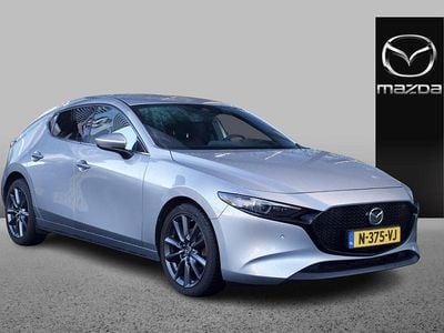 Sonic silver Occasion 2022 Mazda 3 Sky Hatchback | € 23.895 (Eerlijke prijs)