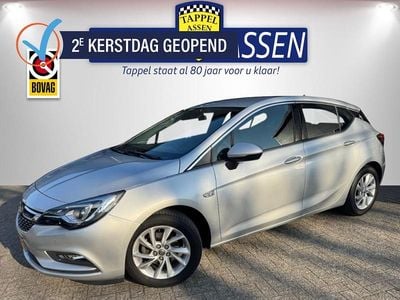 Grijs, metallic lak Gebruikt 2018 Opel Astra Innovation Hatchback | € 9.950 (Eerlijke prijs)