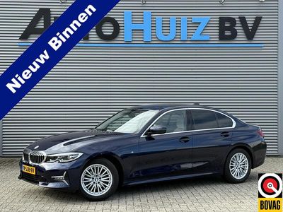 Blauw Gebruikt 2022 BMW 318 Luxury Line Sedan | € 32.990 (Eerlijke prijs)