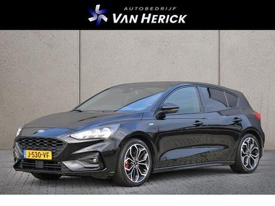 Zwart (metallic) Occasion 2019 Ford Focus ST-Line Hatchback | € 13.445 (Eerlijke prijs)