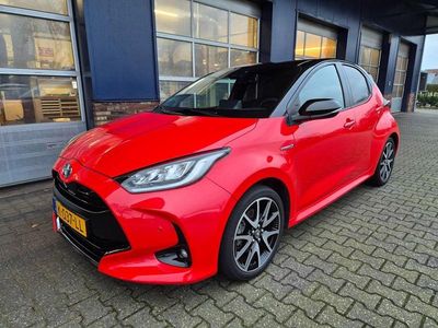 Rood Gebruikt 2021 Toyota Yaris Hybrid Edition Hatchback | € 22.950 (Iets duurder)
