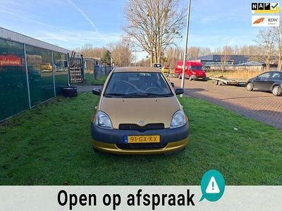 Geel (metallic) Occasion 2001 Toyota Yaris Terra Hatchback | € 1.750 (Eerlijke prijs)