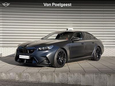 Bmw individual special request lakkleur (490) Occasion 2024 BMW M5 Comfort Edition Sedan | € 133.900 (Eerlijke prijs)