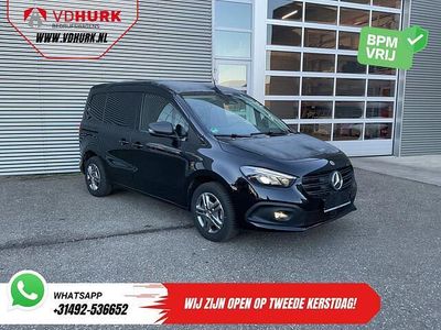 Zwart (metallic) Gebruikt 2023 Mercedes eCitan Van | € 24.744