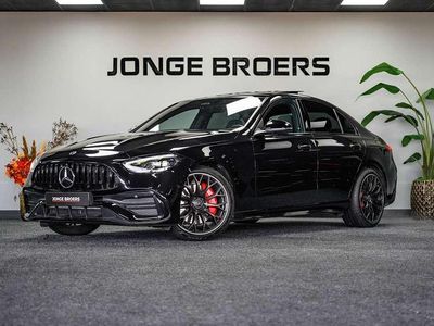 Zwart, metallic lak Occasion 2023 Mercedes C200 AMG line Sedan | € 46.950 (Duur)
