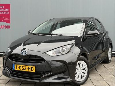 Zwart Occasion 2022 Toyota Yaris Active Hatchback | € 17.844 (Eerlijke prijs)
