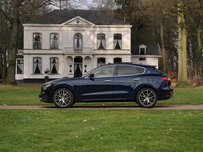 tweedehands Maserati Levante 3.0 V6 S AWD GranLusso | Pano-dak | CarPlay | Harm