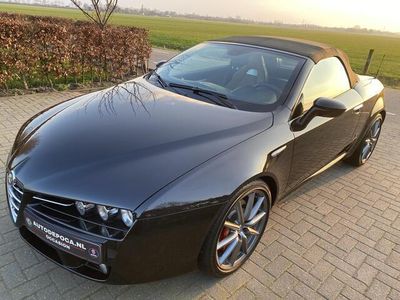 tweedehands Alfa Romeo Spider 1.750 TBi 200PK Zwart / bruin leder. 46.899 KM