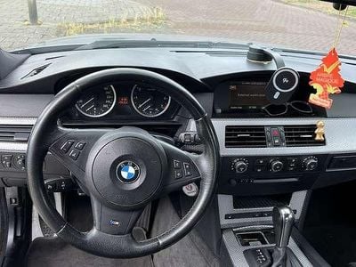 BMW 523