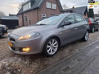 Grijs (metallic) Occasion 2013 Fiat Bravo Easy Hatchback | € 3.895 (Eerlijke prijs)