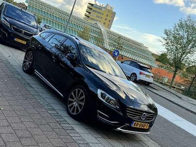 Zwart Gebruikt 2016 Volvo V60 Momentum Stationwagen | € 11.000 (Iets duurder)