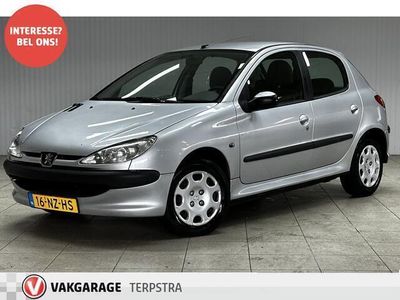 tweedehands Peugeot 206 1.4 HDi X-line /5-Drs /Stuurbekrachtiging /Airco /Elek. ramen voor /C.V. /Radio-CD /Armsteun.