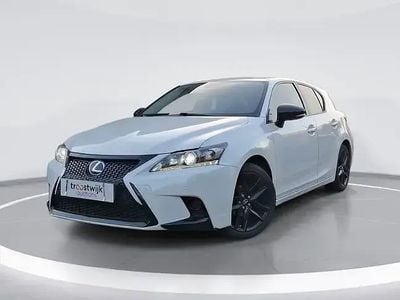 Lexus CT200h