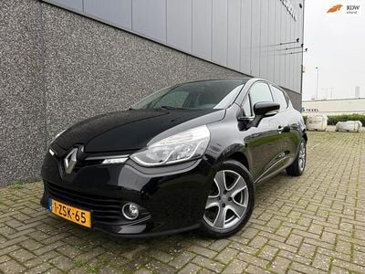 Zwart Gebruikt 2015 Renault Clio IV Night&Day Hatchback | € 7.750 (Eerlijke prijs)