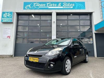 Zwart Gebruikt 2012 Renault Clio IV Authentique Hatchback | € 1.999 (Iets duurder)