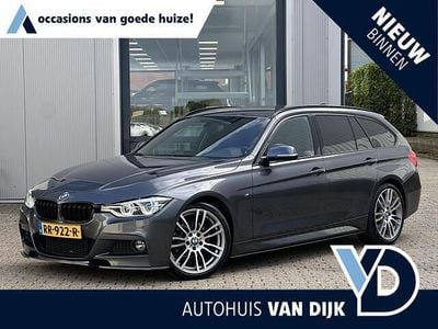 Grijs Gebruikt 2018 BMW 320 Executive Stationwagen | € 18.950 (Goede deal)