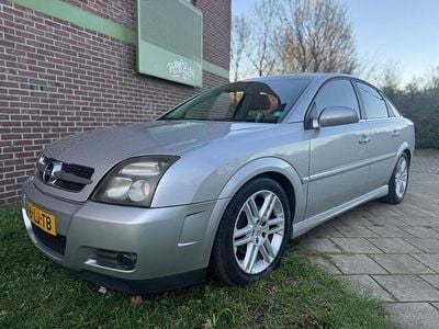 Grijs (metallic) Occasion 2003 Opel Vectra GTS Hatchback | € 1.445 (Super prijs)