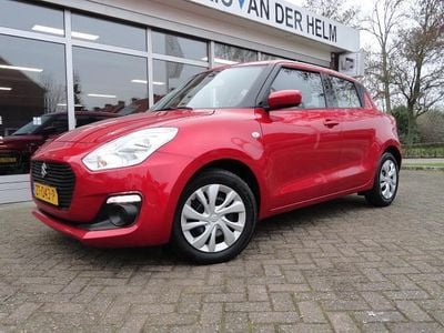 Rood Occasion 2019 Suzuki Swift Comfort Hatchback | € 9.950 (Eerlijke prijs)