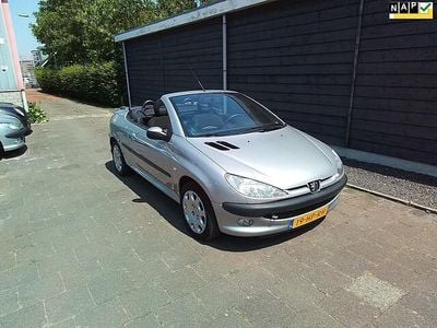 Grijs Gebruikt 2001 Peugeot 206 CC Cabriolet | € 3.489 (Duur)