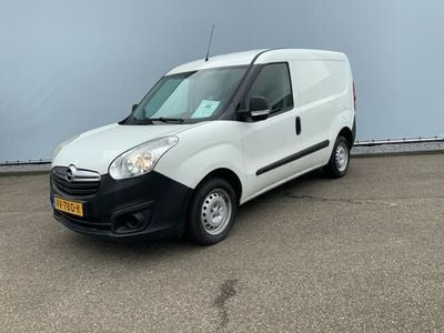 Wit Gebruikt 2016 Opel Combo Selection MPV | € 7.950 (Duur)
