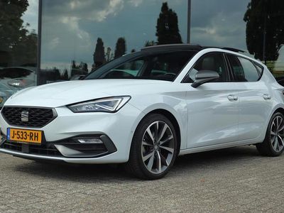 Wit Occasion 2020 Seat Leon FR Hatchback | € 17.350 (Iets duurder)