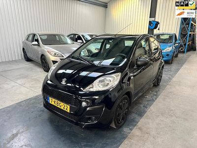 Zwart Gebruikt 2013 Peugeot 107 Access Hatchback | € 3.950 (Eerlijke prijs)