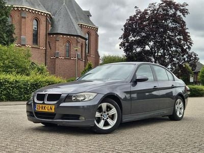 Grijs Gebruikt 2005 BMW 320 Sedan | € 2.299 (Eerlijke prijs)