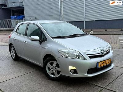 Grijs (metallic) Gebruikt 2010 Toyota Auris Hybrid Hatchback | € 9.450 (Eerlijke prijs)