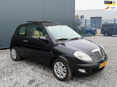 Zwart Occasion 2004 Lancia Ypsilon Hatchback | € 1.999 (Eerlijke prijs)