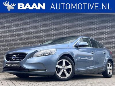 Blauw, metallic lak Gebruikt 2013 Volvo V40 Momentum Stationwagen | € 4.950 (Eerlijke prijs)