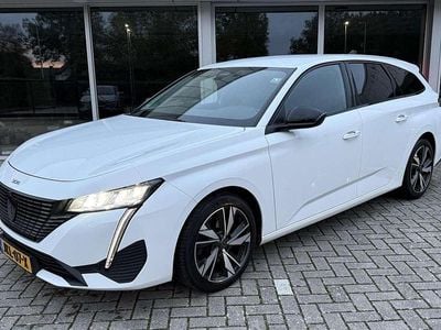 Wit Gebruikt 2022 Peugeot 308 Allure Stationwagen | € 23.500