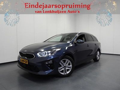 Blauw Gebruikt 2019 Kia Ceed Hatchback | € 16.340 (Eerlijke prijs)