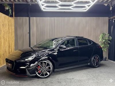 Zwart Occasion 2019 Hyundai i30 Hatchback | € 25.900 (Eerlijke prijs)