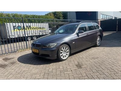 BMW 325