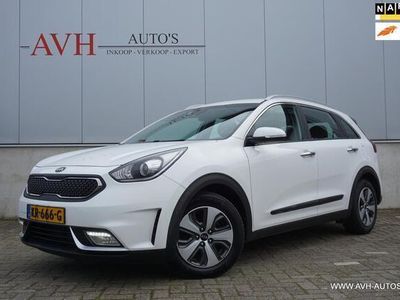 Wit, metallic lak Gebruikt 2016 Kia Niro First Edition SUV | € 12.950