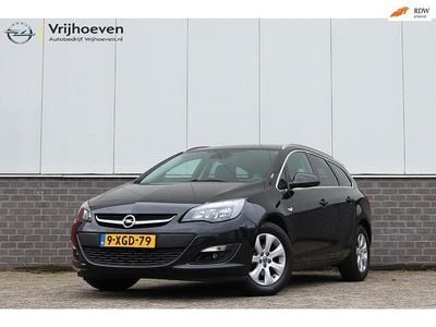 Zwart (metallic) Gebruikt 2014 Opel Astra Business Stationwagen | € 7.350 (Eerlijke prijs)