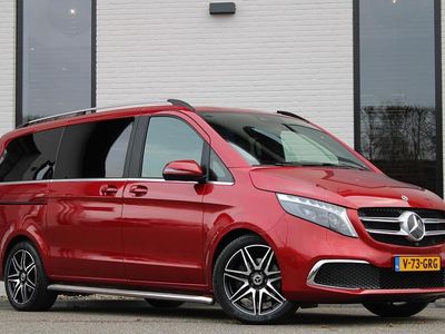 Rood Occasion 2023 Mercedes V250 MPV | € 52.950