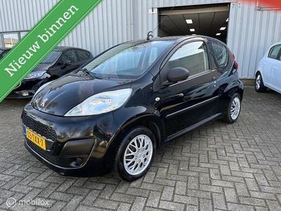 Occasion Peugeot 107 Access 68 PK (50 kW) 2012 Zwart Hatchback