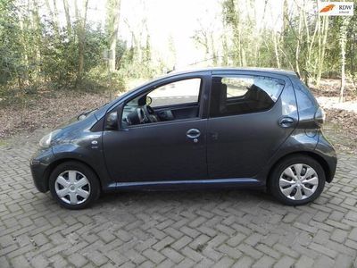 Occasion Toyota Aygo Comfort 68 PK (50 kW) 2011 Grijs Hatchback