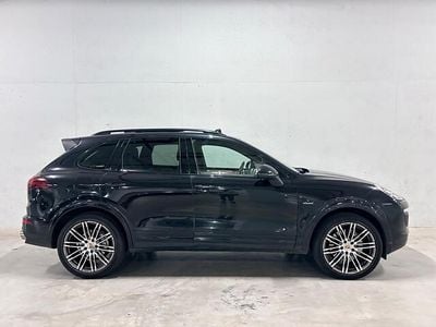 Zwart Gebruikt 2015 Porsche Cayenne Chrono SUV | € 33.333 (Goede deal)