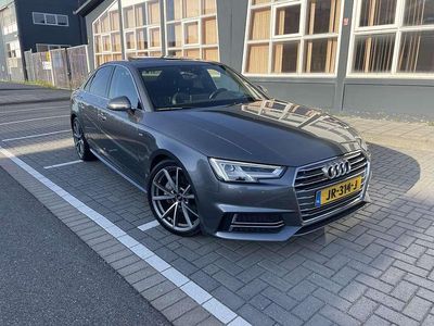 Grijs Gebruikt 2016 Audi A4 S-Line Sedan | € 22.000 (Eerlijke prijs)