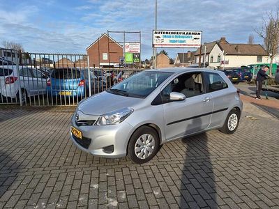 Grijs Gebruikt 2012 Toyota Yaris Hatchback | € 5.295 (Eerlijke prijs)