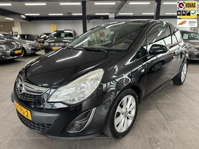 Zwart (metallic) Gebruikt 2012 Opel Corsa Edition Hatchback | € 2.495 (Goede deal)