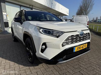 Wit Occasion 2020 Toyota RAV4 Style SUV | € 31.890 (Eerlijke prijs)