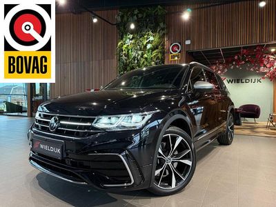 Zwart Occasion 2022 VW Tiguan Highline SUV | € 47.500